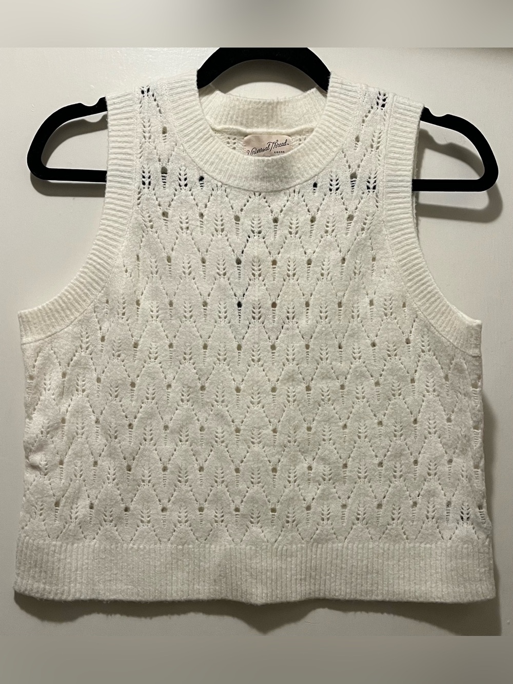 NWT Universal Thread Cream Pointelle Knit Sweater Vest Sleeveless Top - Size Med